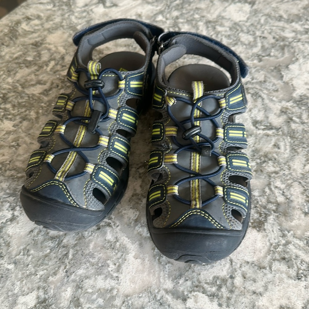 Khombu kids sandals, size 2